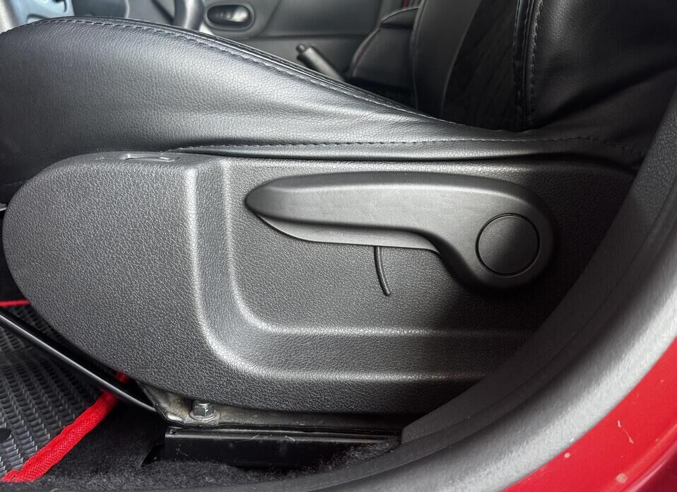 Renault Sandero, II Рестайлинг Stepway 1.6 MT (113 л.с.)