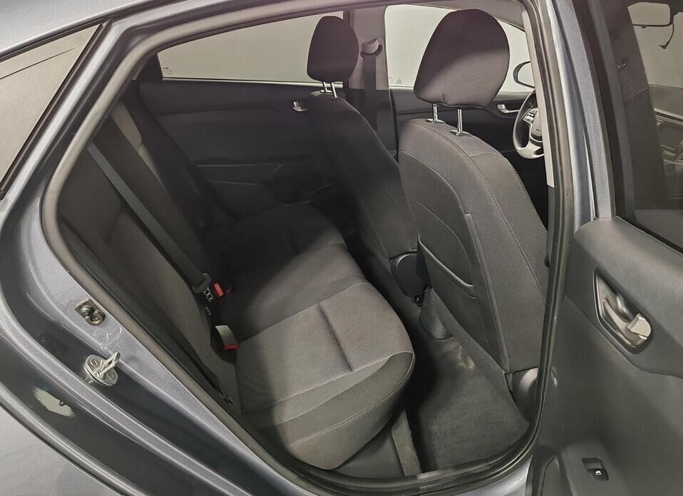Hyundai Solaris, II Рестайлинг 1.6 AT (123 л.с.)