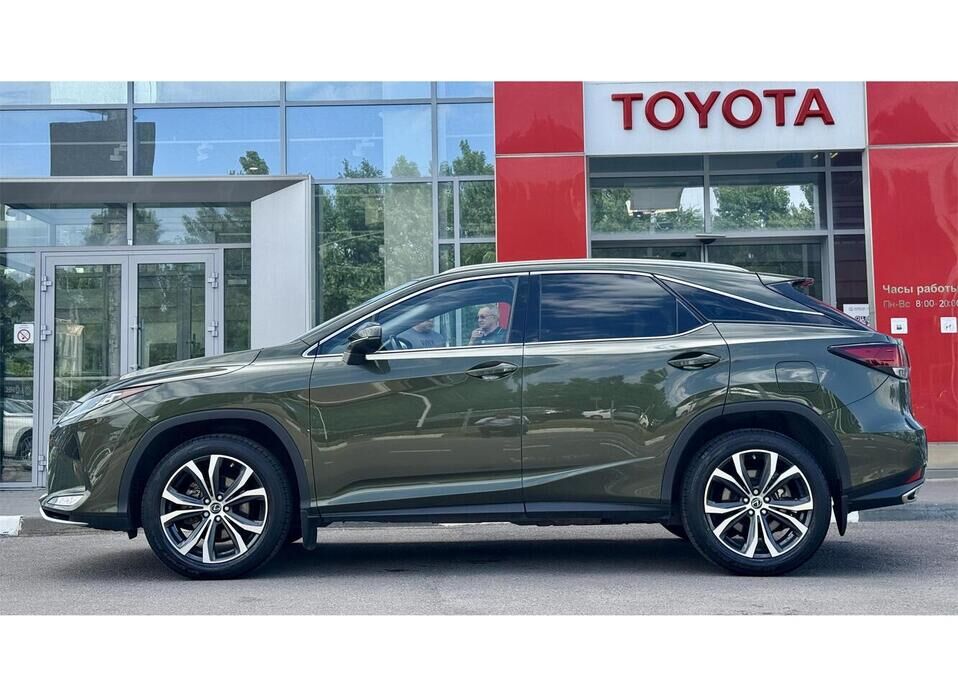Lexus RX, IV Рестайлинг 300 2.0 AT (238 л.с.) 4WD