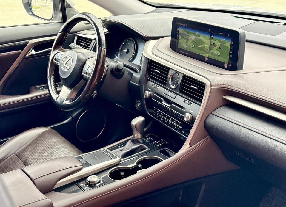 Lexus RX, IV Рестайлинг 300 2.0 AT (238 л.с.) 4WD