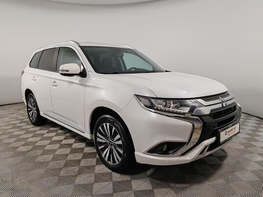 Mitsubishi Outlander, 2022&nbsp;г., 35&nbsp;133&nbsp;км