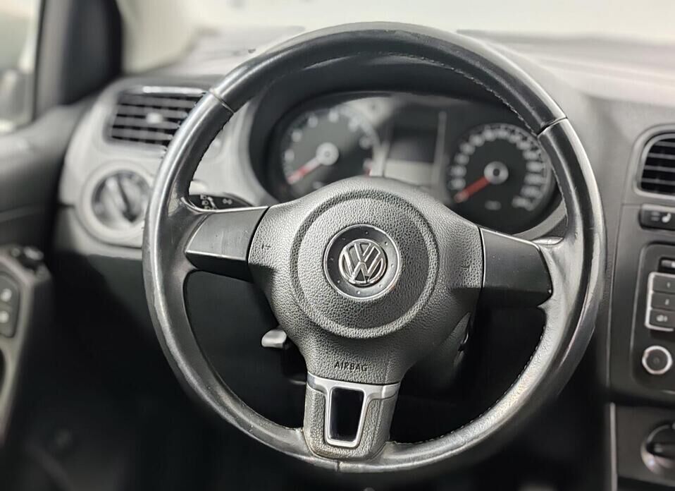 Volkswagen Polo, V 1.6 MT (105 л.с.)