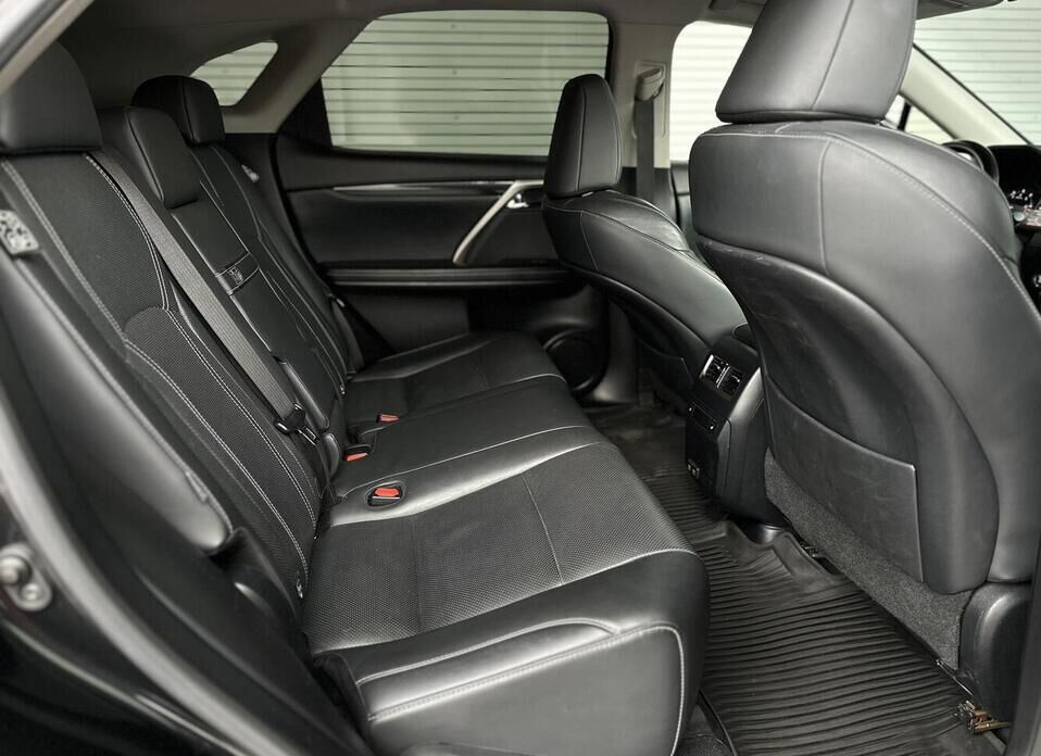 Lexus RX, IV Рестайлинг 300 2.0 AT (238 л.с.) 4WD