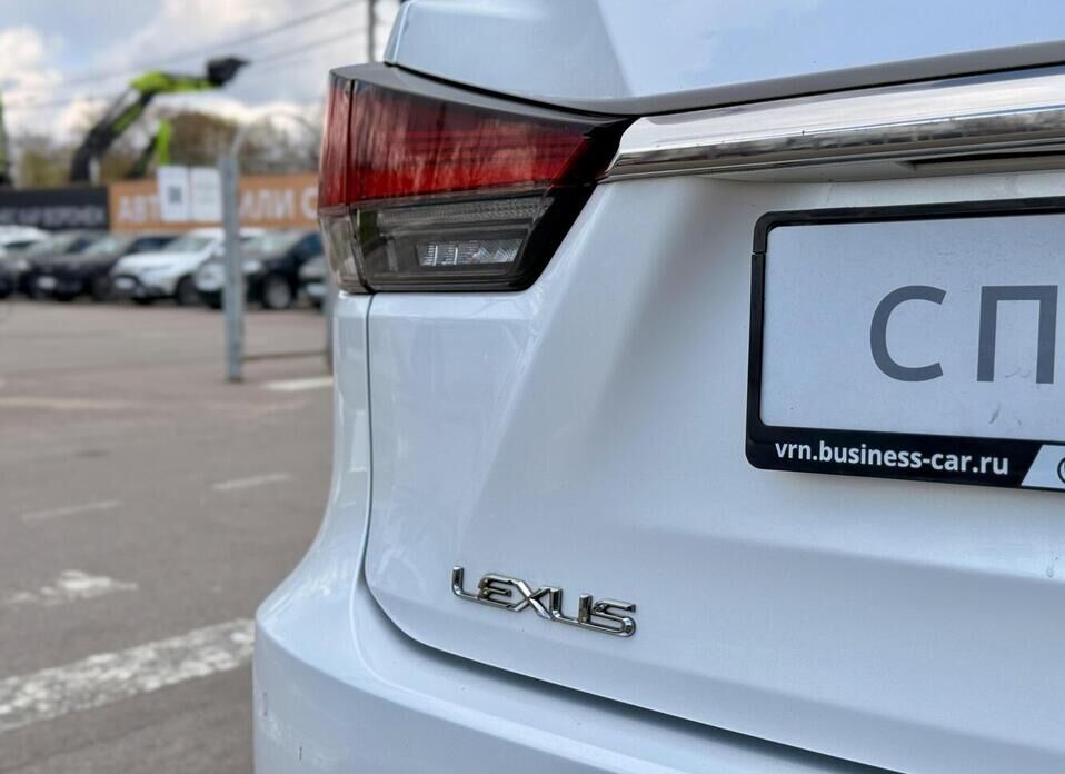 Lexus RX, IV Рестайлинг 300 2.0 AT (238 л.с.) 4WD