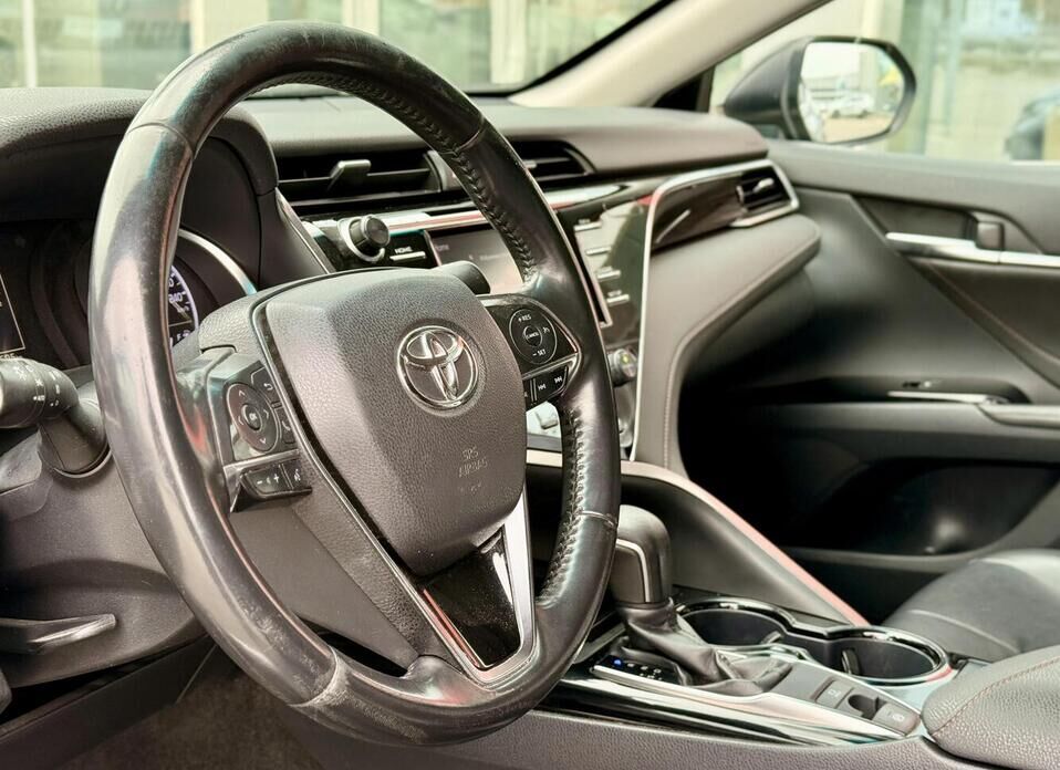 Toyota Camry, VIII (XV70) 2.5 AT (181 л.с.)