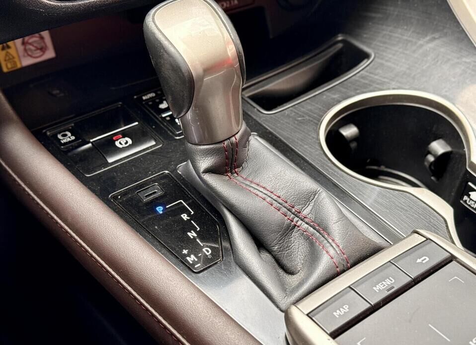 Lexus RX, IV Рестайлинг 300 2.0 AT (238 л.с.) 4WD