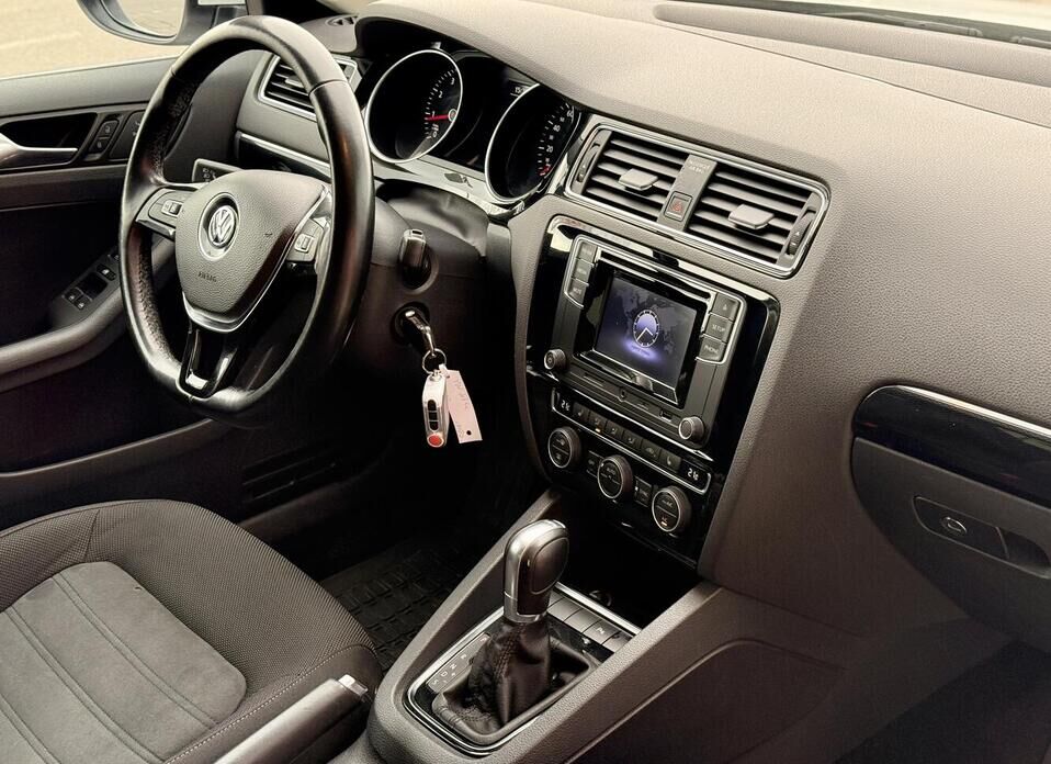 Volkswagen Jetta, VI Рестайлинг 1.4 AMT (125 л.с.)