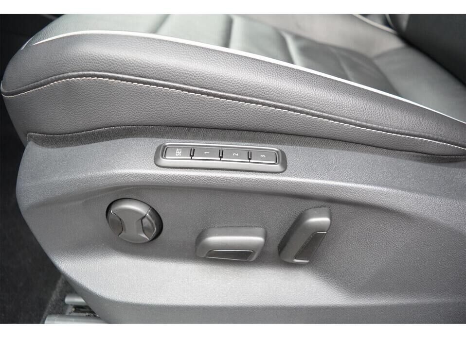 Volkswagen Tiguan, II Рестайлинг 2.0 AMT (180 л.с.) 4WD