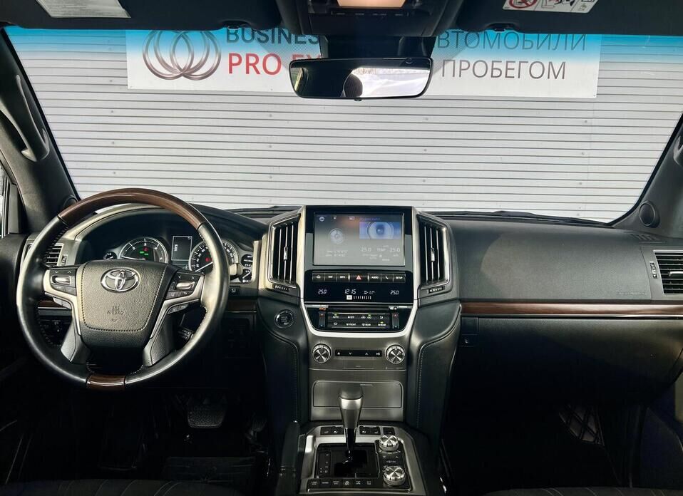 Toyota Land Cruiser, 200 Series Рестайлинг 2 4.5d AT (249 л.с.) 4WD