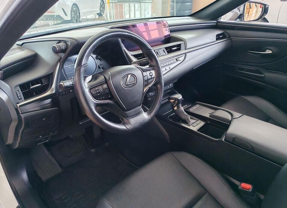Lexus ES 250 2.5 AT (200 л.с.)