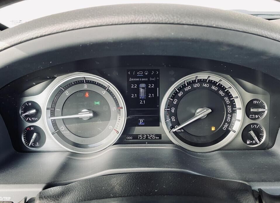 Toyota Land Cruiser, 200 Series Рестайлинг 2 4.5d AT (249 л.с.) 4WD