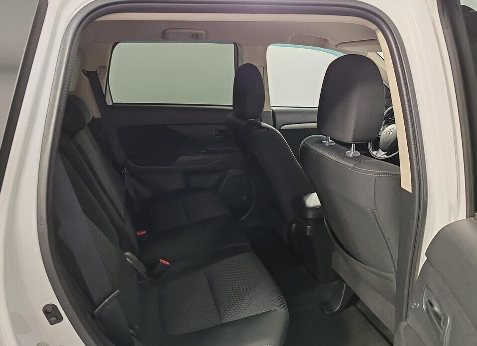 Mitsubishi Outlander, III Рестайлинг 2 2.0 CVT (146 л.с.) 4WD