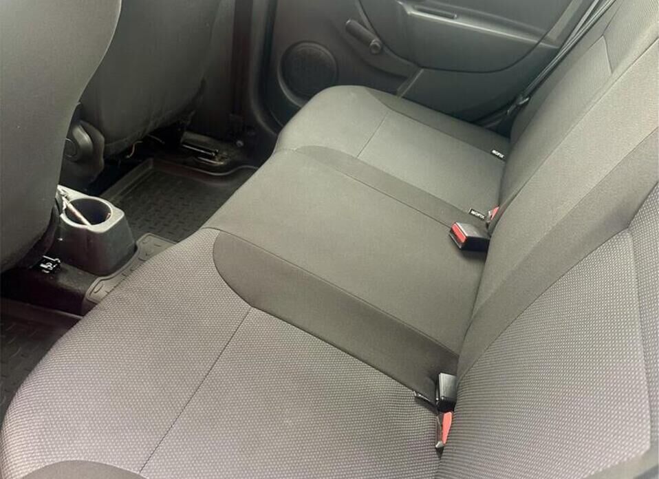 Renault Logan, II Рестайлинг 1.6 MT (82 л.с.)