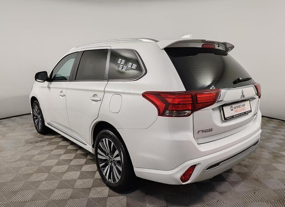 Mitsubishi Outlander, III Рестайлинг 3 2.0 CVT (146 л.с.)