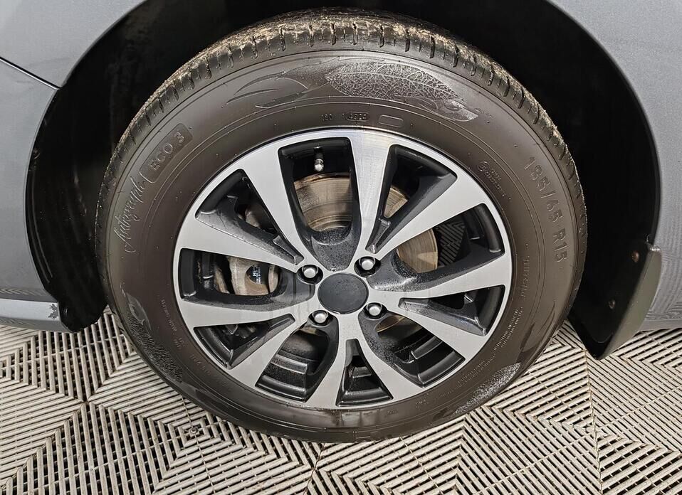 Hyundai Solaris, II Рестайлинг 1.6 AT (123 л.с.)