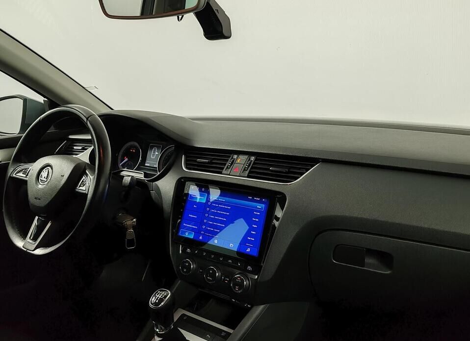 Skoda Octavia, III (A7) 1.6 MT (110 л.с.)
