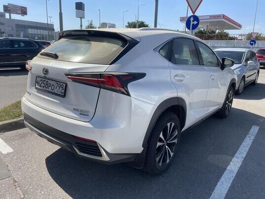 Lexus NX, 2019 г., 75 560 км