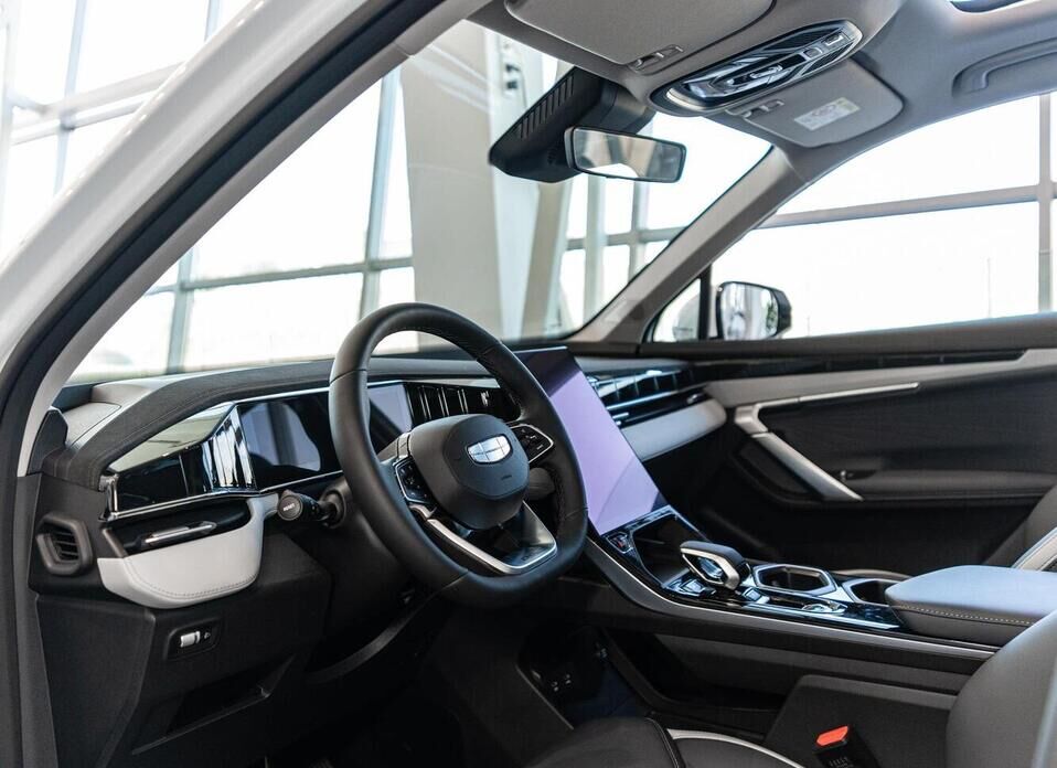 Geely Atlas, II 1.5 AMT (147 л.с.)