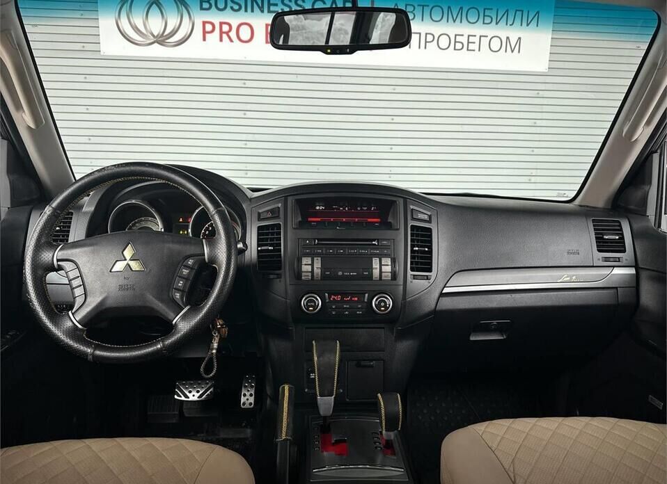 Mitsubishi Pajero, IV Рестайлинг 1 3.0 AT (178 л.с.) 4WD