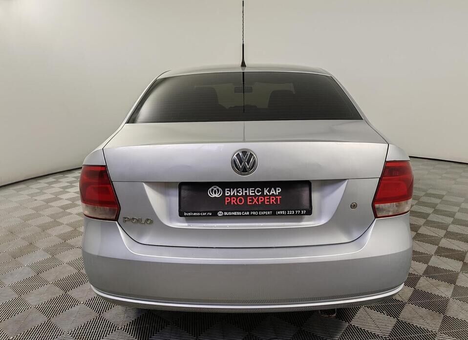 Volkswagen Polo, V 1.6 MT (105 л.с.)