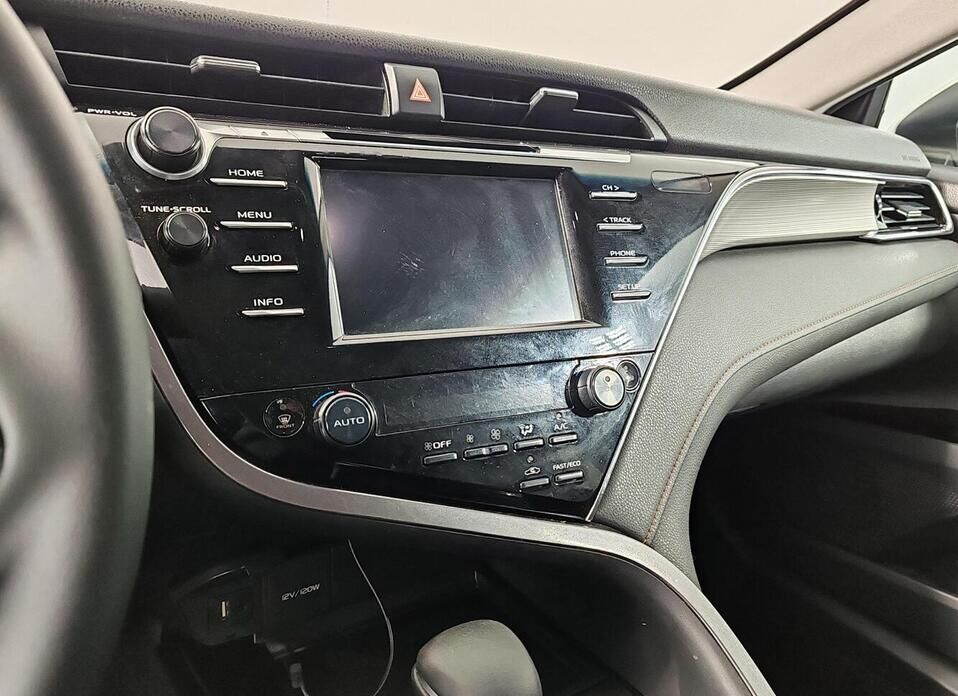 Toyota Camry, VIII (XV70) 2.0 AT (150 л.с.)