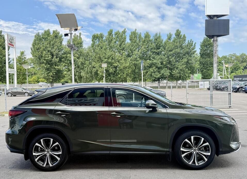Lexus RX, IV Рестайлинг 300 2.0 AT (238 л.с.) 4WD