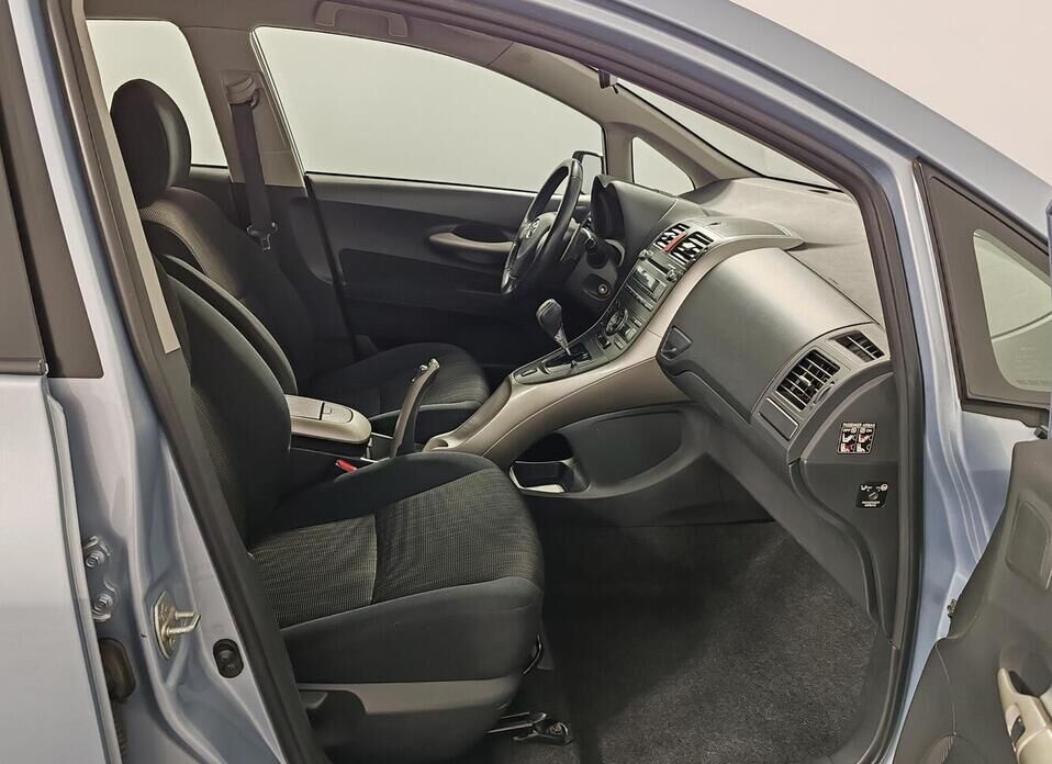 Toyota Auris, I 1.6 AMT (124 л.с.)