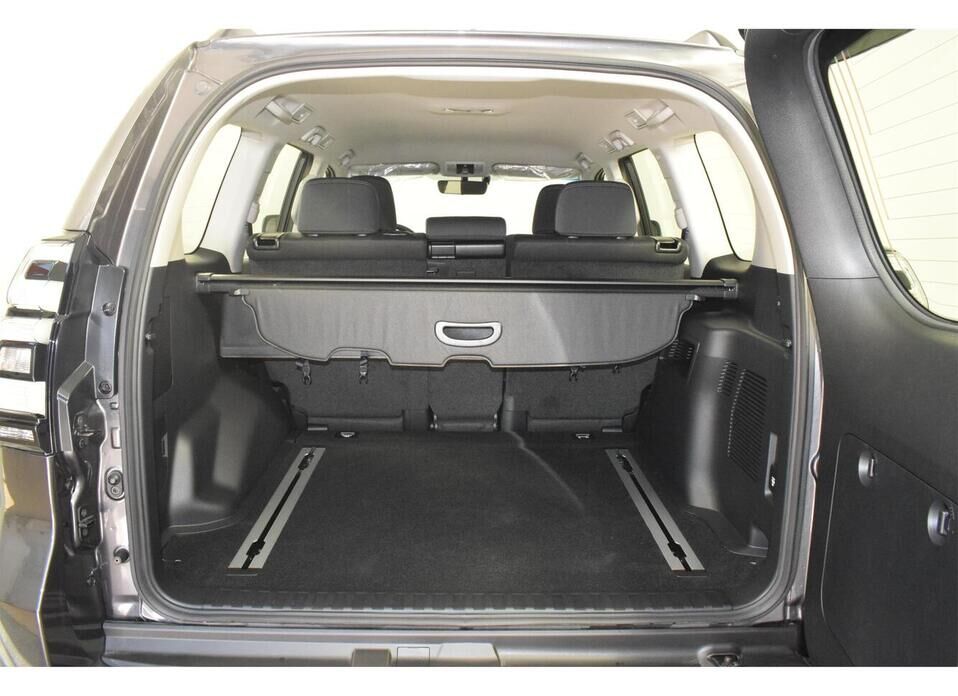 Toyota Land Cruiser Prado, 150 Series Рестайлинг 3 2.8d AT (200 л.с.) 4WD