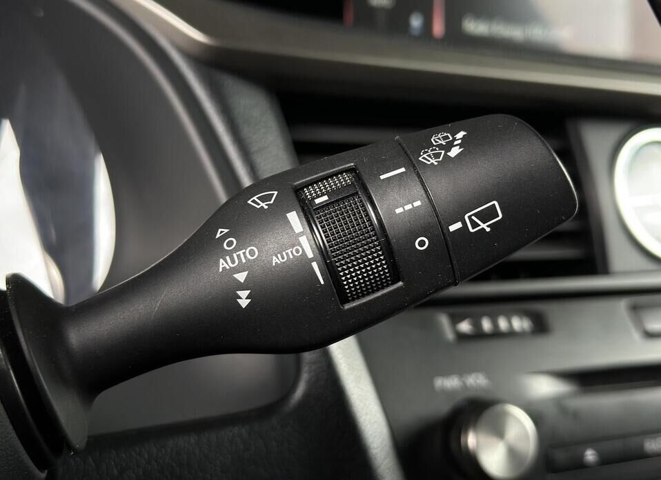 Lexus RX, IV Рестайлинг 300 2.0 AT (238 л.с.) 4WD