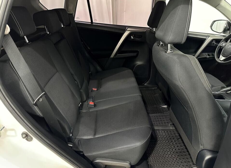Toyota RAV4 2.0 MT (146 л.с.)