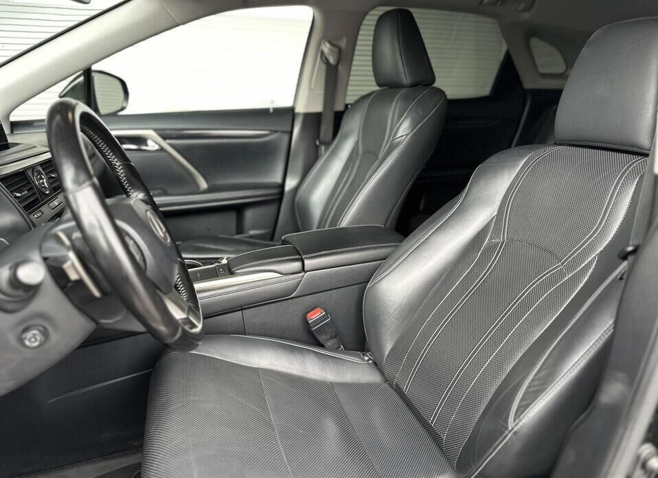 Lexus RX, IV Рестайлинг 300 2.0 AT (238 л.с.) 4WD