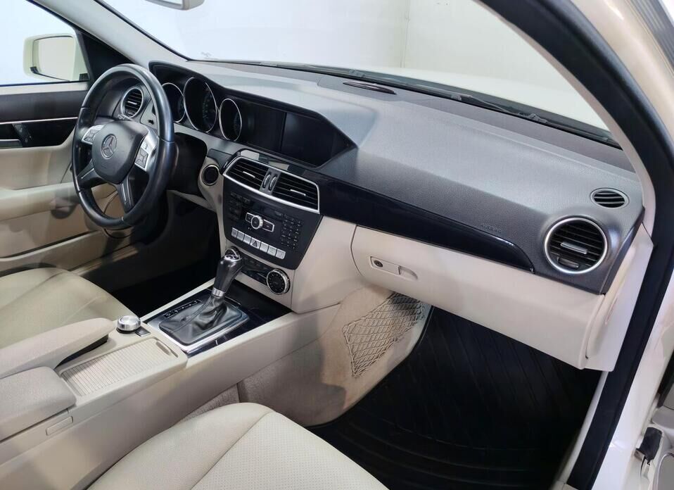 Mercedes-Benz C-Класс 180 BlueEFFICIENCY 1.8 AT (156 л.с.)