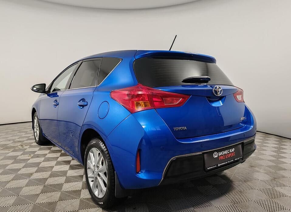 Toyota Auris, II 1.6 CVT (132 л.с.)