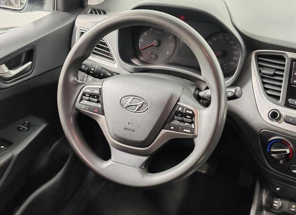 Hyundai Solaris, II 1.6 AT (123 л.с.)