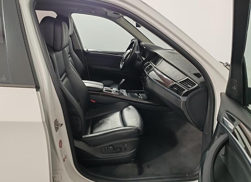 BMW X5, II (E70) Рестайлинг 35i 3.0 AT (306 л.с.) 4WD
