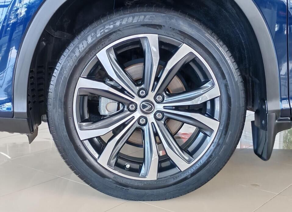 Lexus RX, IV Рестайлинг 300 2.0 AT (238 л.с.) 4WD