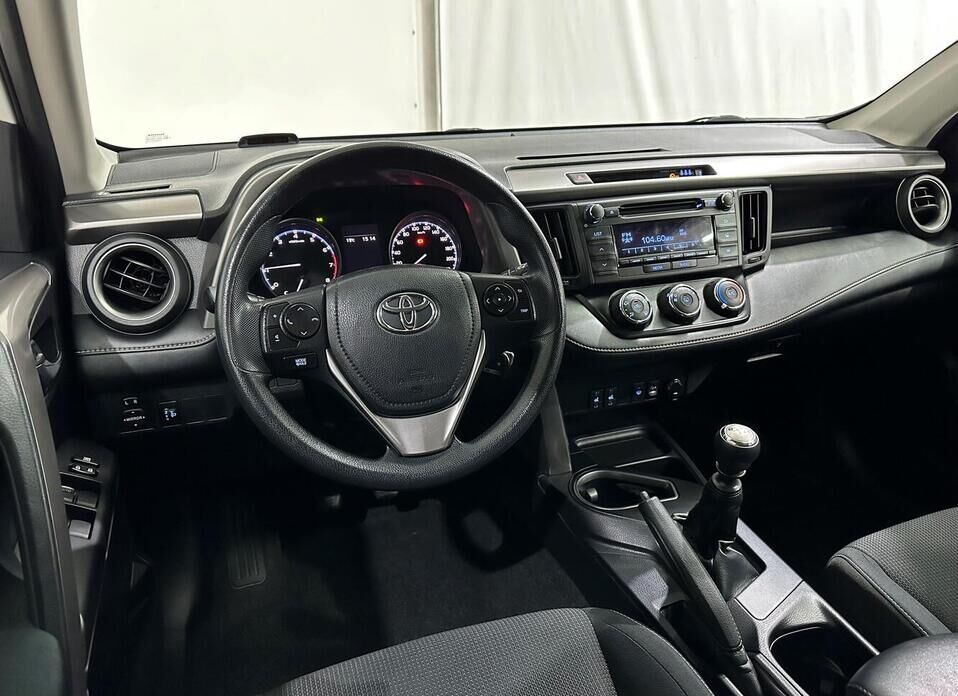 Toyota RAV4 2.0 MT (146 л.с.)