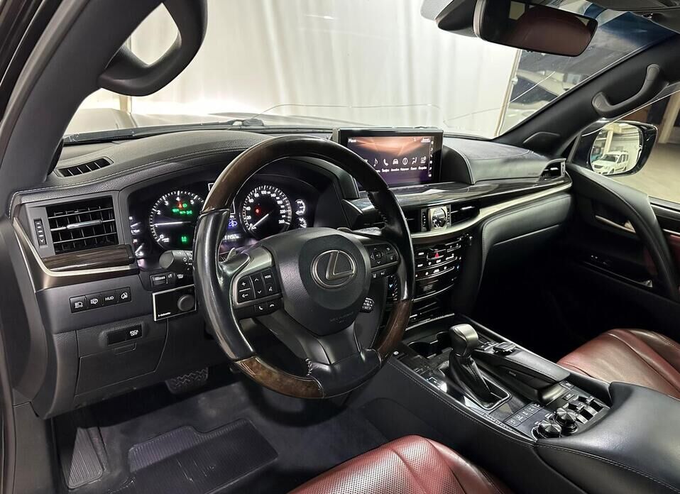 Lexus LX, III Рестайлинг 2 570 5.7 AT (367 л.с.) 4WD