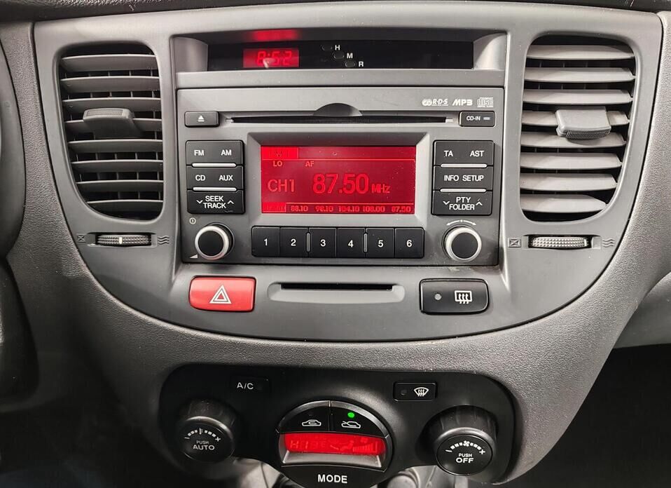 Kia Rio, II Рестайлинг 1.4 AT (95 л.с.)