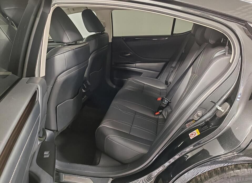 Lexus ES, VII 250 2.5 AT (200 л.с.)