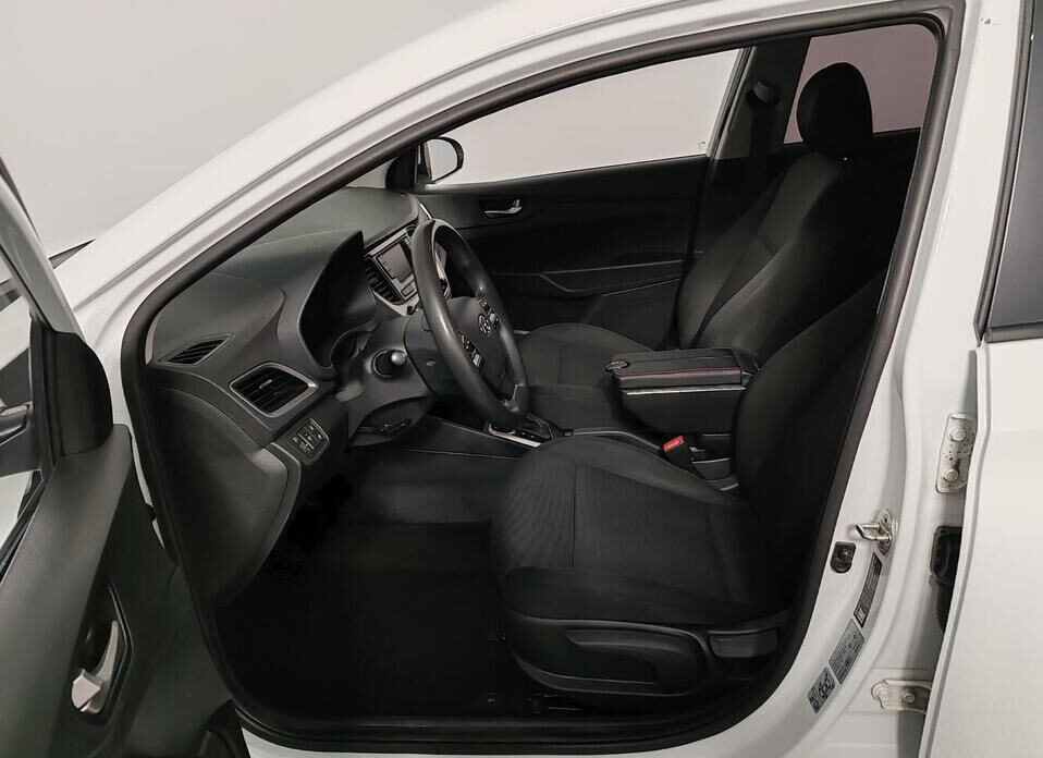 Hyundai Solaris, II 1.6 AT (123 л.с.)