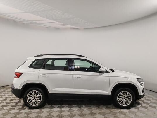 Skoda Karoq, 2021&nbsp;г., 54&nbsp;923&nbsp;км