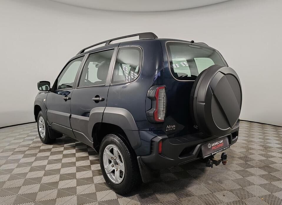 LADA (ВАЗ) Niva Travel, I 1.7 MT (80 л.с.) 4WD