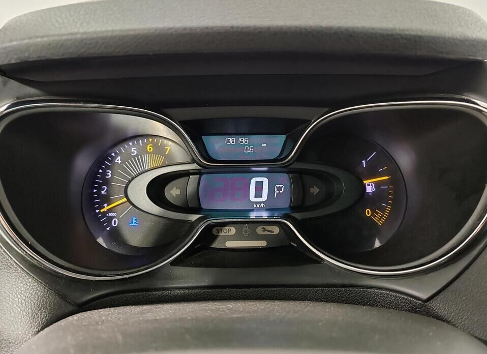 Renault Kaptur, I 2.0 AT (143 л.с.) 4WD