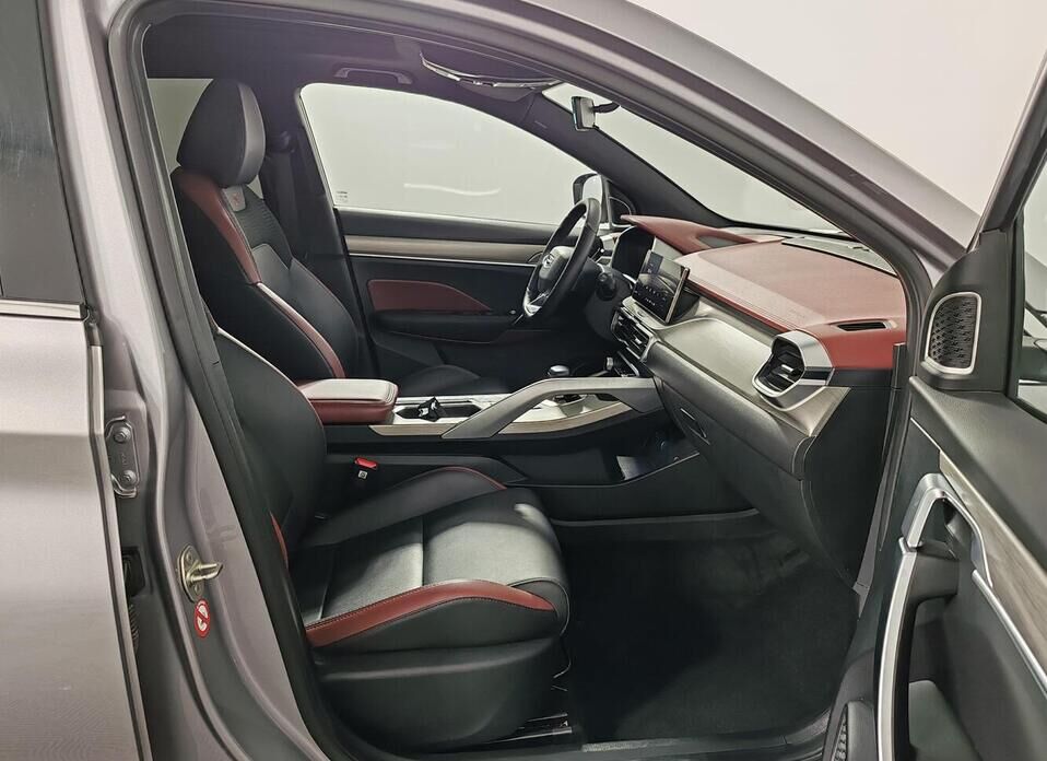 Geely Coolray, I 1.5 AMT (150 л.с.)