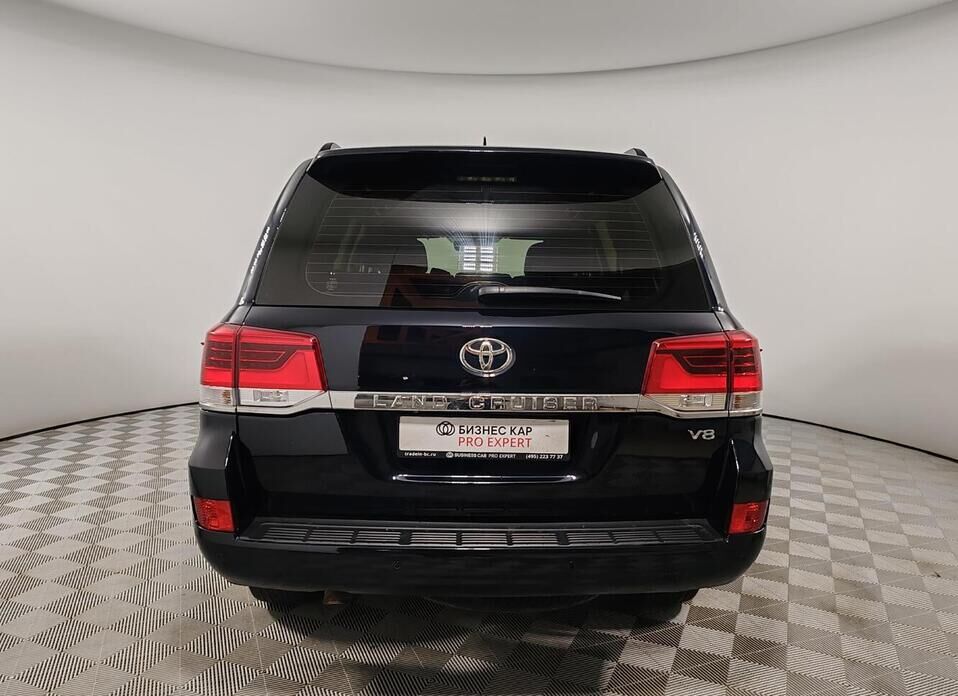 Toyota Land Cruiser, 200 Series Рестайлинг 2 4.5d AT (249 л.с.) 4WD