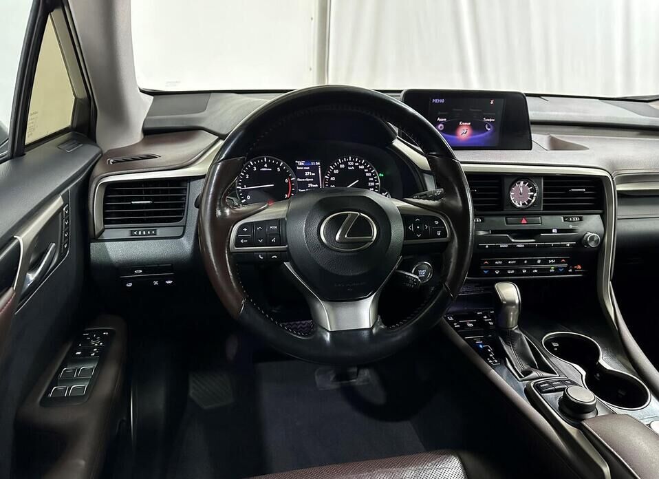 Lexus RX, IV 200t 2.0 AT (238 л.с.) 4WD