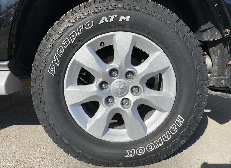 Mitsubishi Pajero, IV Рестайлинг 1 3.0 AT (178 л.с.) 4WD