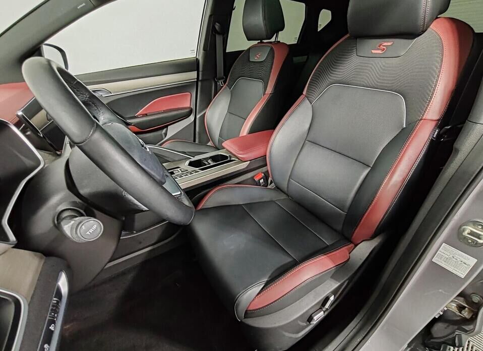 Geely Coolray, I 1.5 AMT (150 л.с.)