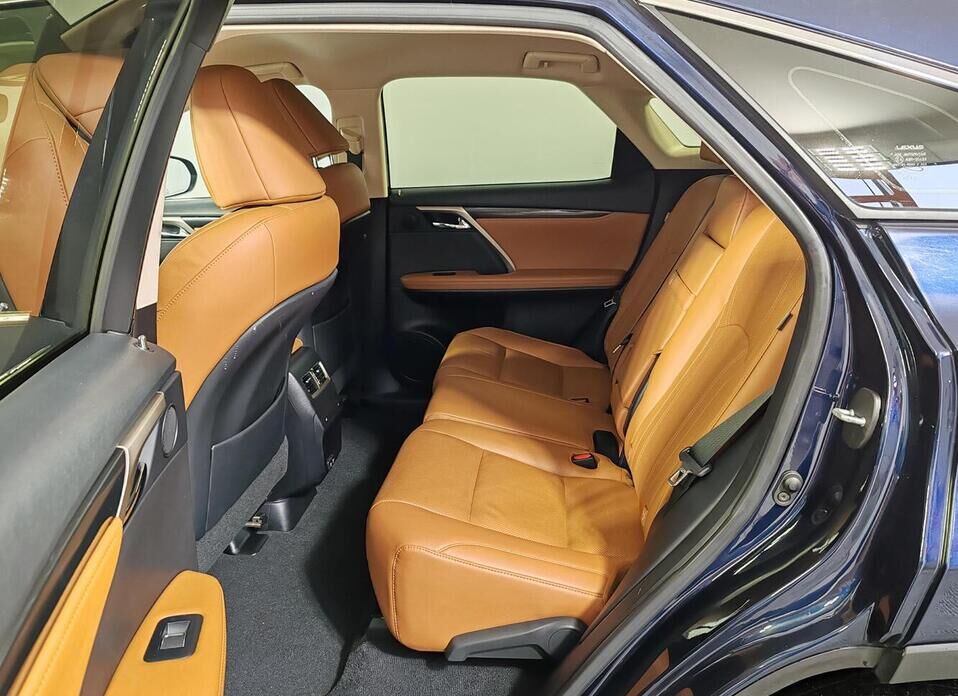 Lexus RX, IV Рестайлинг 300 2.0 AT (238 л.с.)